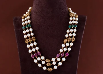 pearl necklace